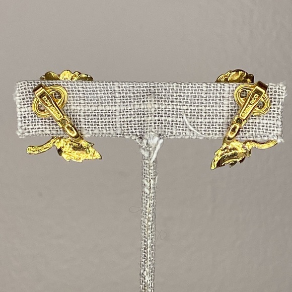 Vintage Nina Ricci Goldtone Metal Floral and Faux Pearl Clip-On Earrings (24mm) - Picture 5 of 6